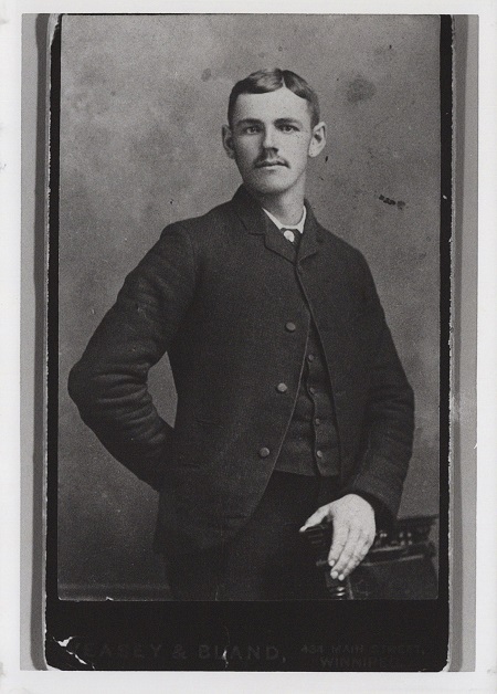 Félix Grégoire (1866-1930), époux d’Emma Mulaire. Photo Veasy & Bland, Winnipeg. SHSB 4485.
